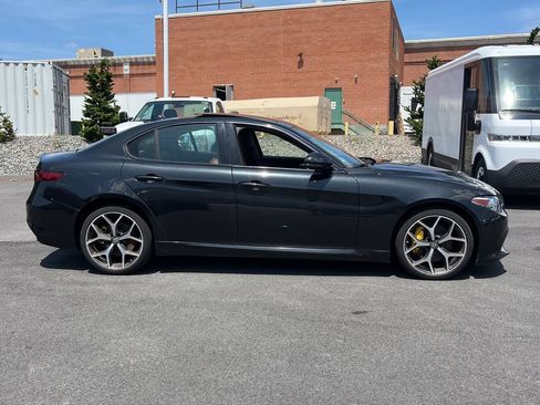 Used 2019 Alfa Romeo Giulia AWD image 7