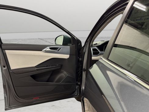 New 2026 Volkswagen Taos SE AWD/4WD image 14