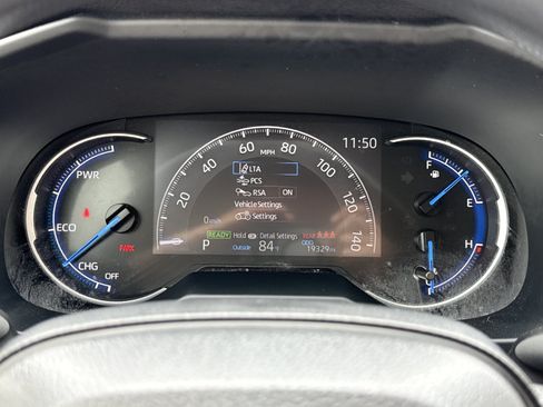 Used 2025 Toyota RAV4 LE AWD/4WD image 18