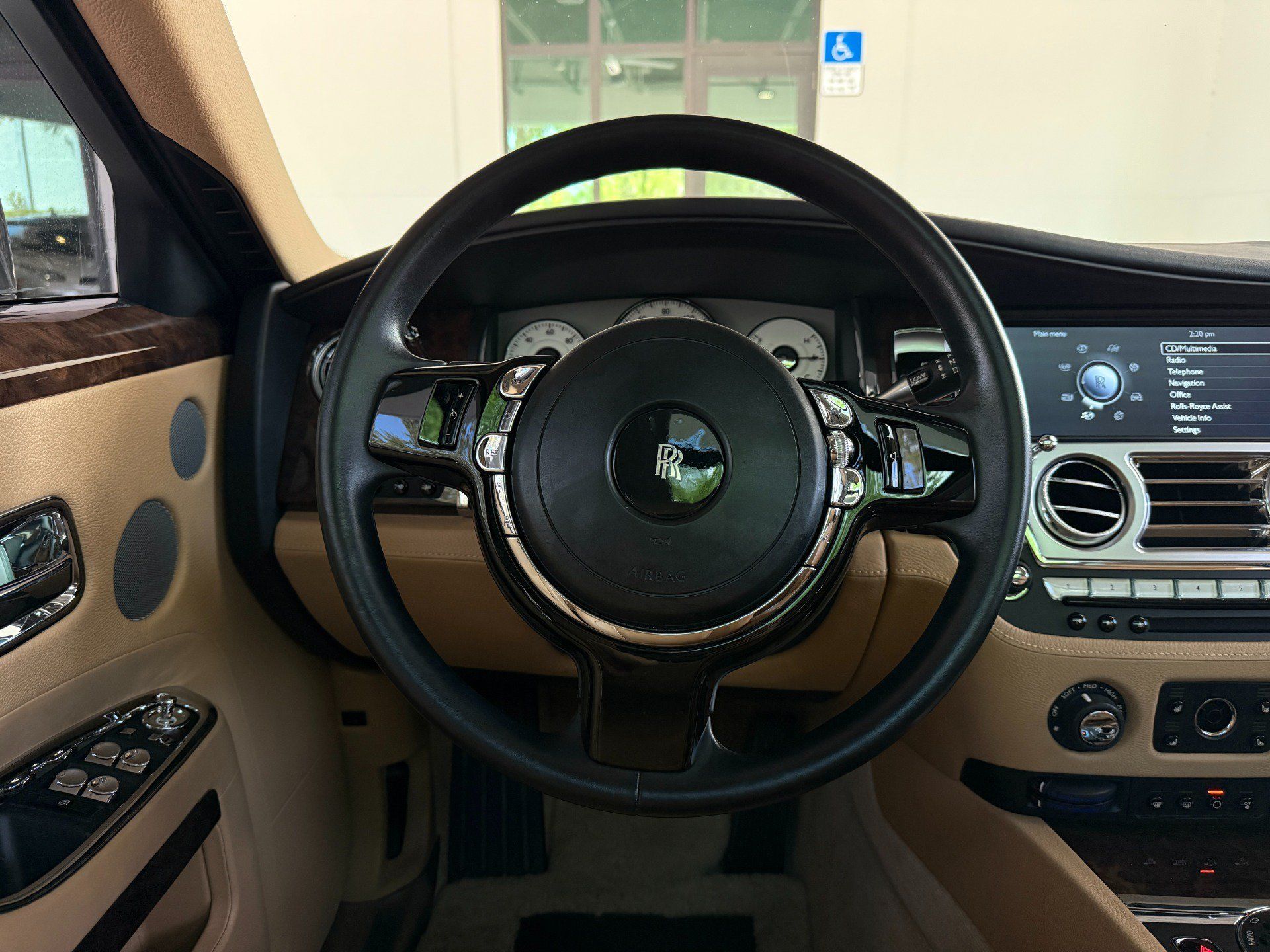 Used 2011 Rolls-Royce Ghost RWD image 35