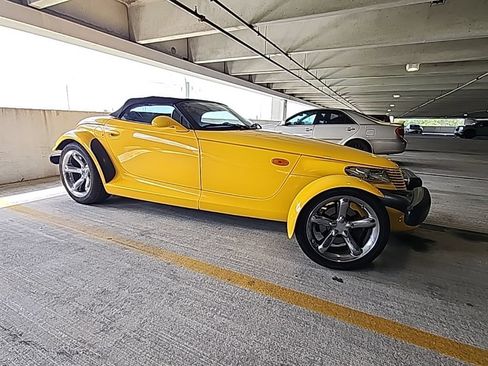 Used 2002 Chrysler Prowler RWD image 1
