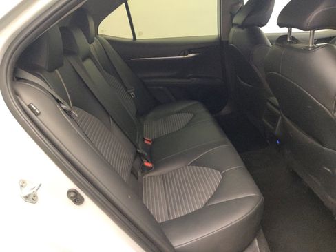 Used 2024 Toyota Camry SE image 19