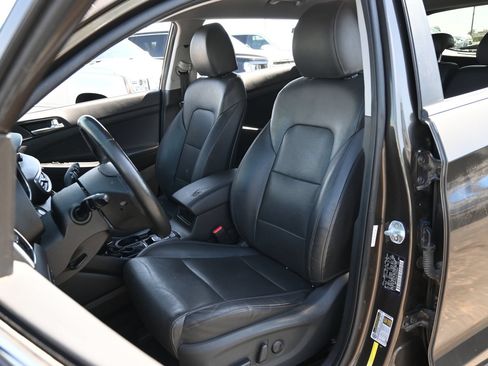 Used 2020 Hyundai Tucson Limited FWD image 18