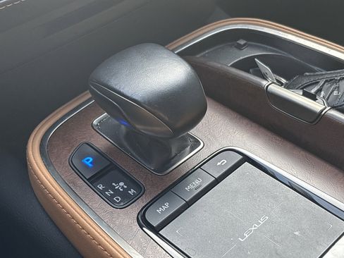 Used 2021 Lexus LS 500 AWD image 26