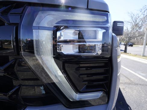 Used 2025 Chevrolet Silverado 2500 ZR2 w/ Technology Package AWD/4WD image 48