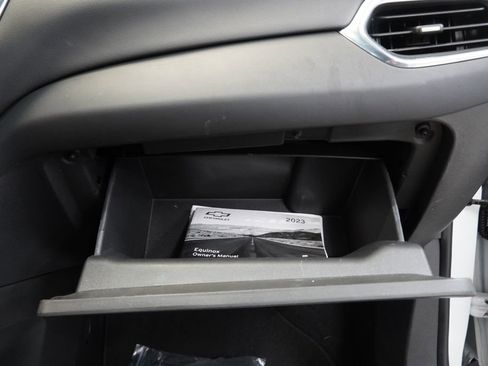 Used 2023 Chevrolet Equinox LT FWD image 34