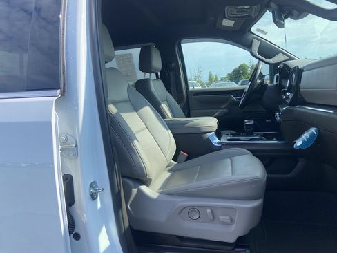 Used 2023 GMC Sierra 1500 SLT w/ SLT Premium Plus Package AWD/4WD image 28