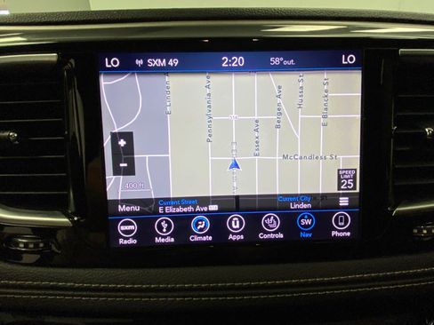 Used 2018 Chrysler Pacifica Limited w/ S Appearance Package image 32