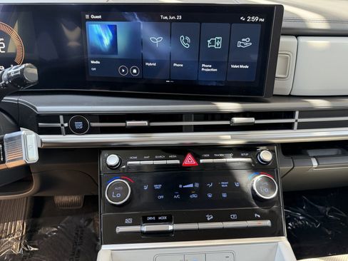 Used 2025 Hyundai Santa Fe SEL FWD image 18
