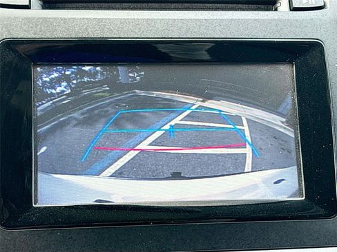 Used 2016 Toyota Highlander LE image 14