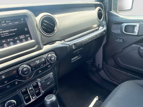 Certified 2023 Jeep Wrangler Unlimited AWD/4WD image 24