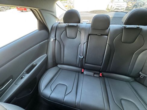 Used 2025 Hyundai Elantra Limited image 42