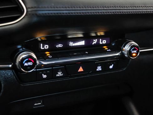 Used 2021 MAZDA MAZDA3 s image 26