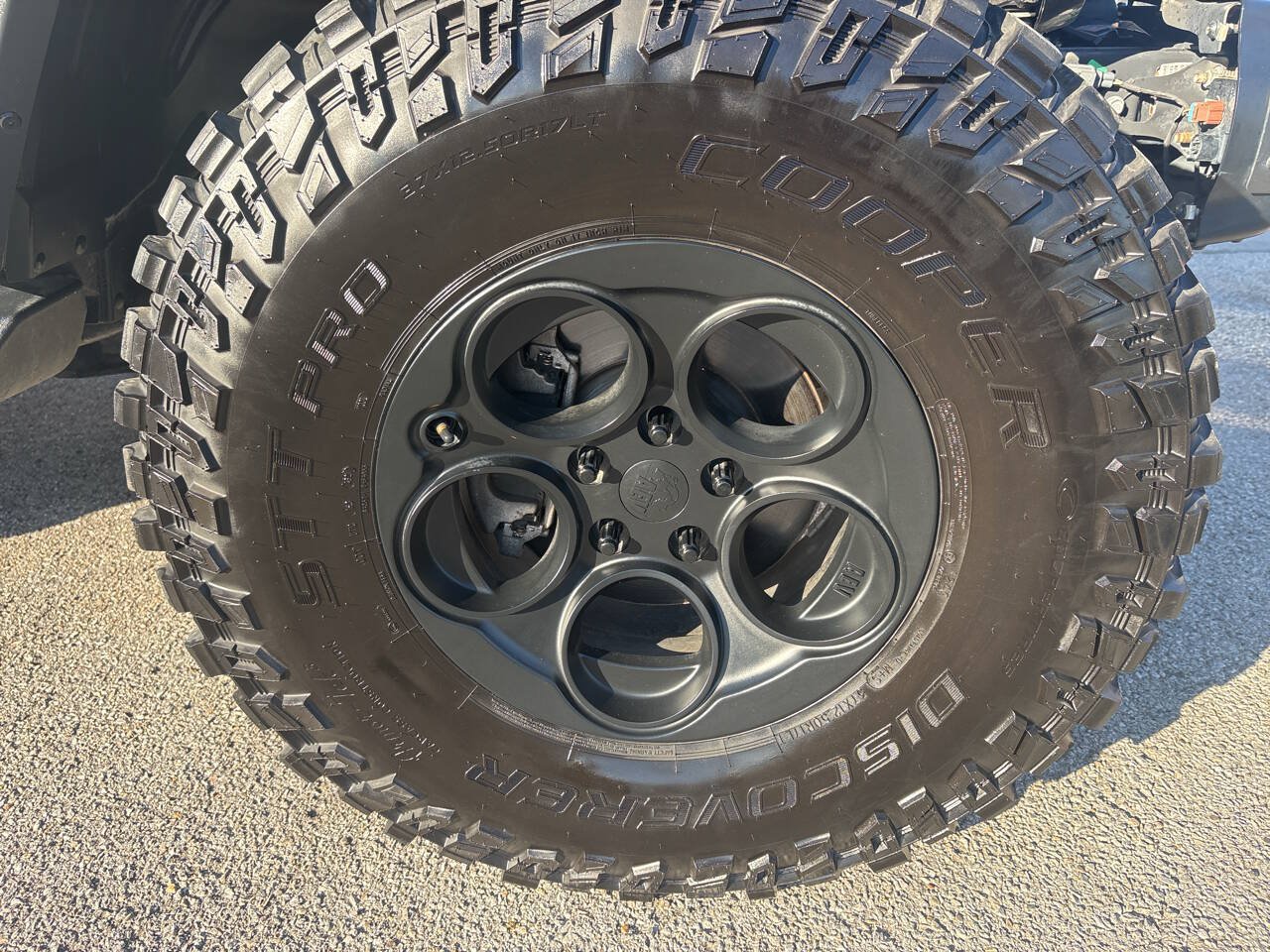 Used 2018 Jeep Wrangler Rubicon w/ Steel Bumper Group AWD/4WD image 18