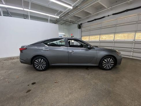 Used 2023 Nissan Altima 2.5 SV image 7