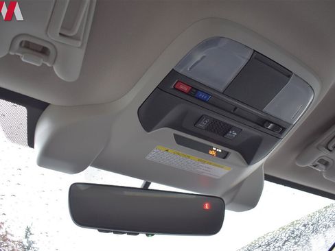 Used 2021 Subaru Crosstrek 2.0i Premium image 18