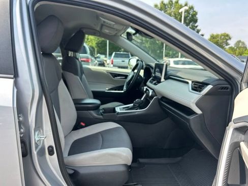 Used 2024 Toyota RAV4 XLE FWD image 19