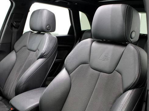 Used 2020 Audi SQ5 Premium Plus w/ Premium Plus Package image 34