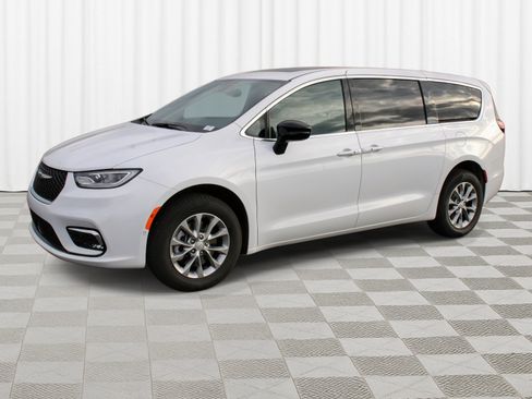 New 2026 Chrysler Pacifica Select image 38