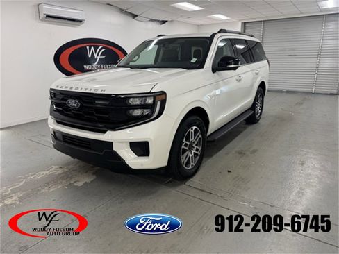 New 2025 Ford Expedition Active image 1