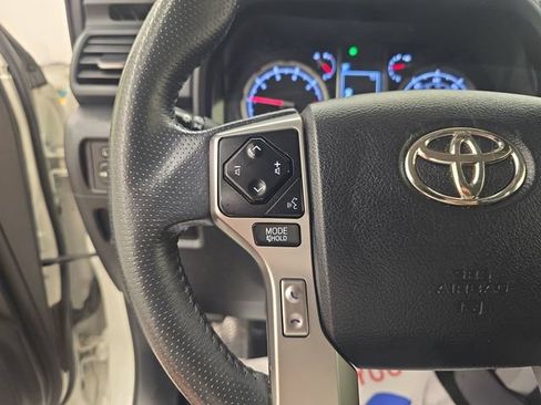 Used 2022 Toyota 4Runner Limited AWD/4WD image 32