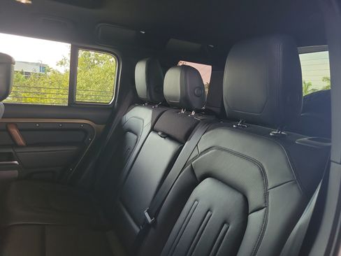 Used 2023 Land Rover Defender 110 X AWD/4WD image 9