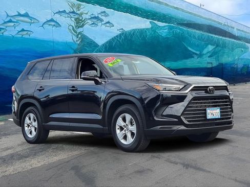Used 2025 Toyota Grand Highlander FWD image 1