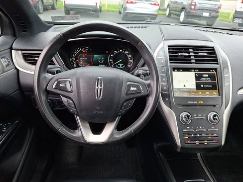 Used 2017 Lincoln MKC Select w/ Select Plus Package AWD/4WD image 12