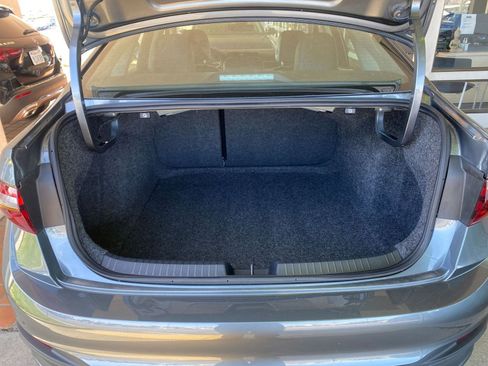 Used 2025 Volkswagen Jetta SE image 33