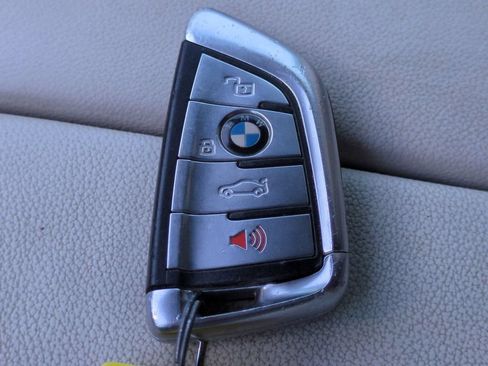 Used 2019 BMW X5 xDrive40i w/ Convenience Package AWD/4WD image 32