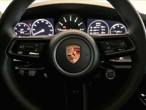 Used 2024 Porsche 911 Carrera S w/ Sport Package image 18