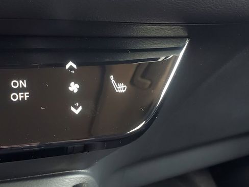 New 2025 Nissan Kicks SR w/ SR Premium Package image 23