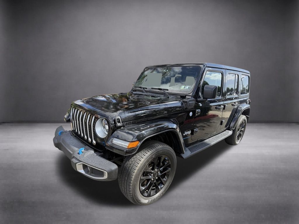 Used 2023 Jeep Wrangler Unlimited Sahara w/ Cold Weather Group AWD/4WD image 9