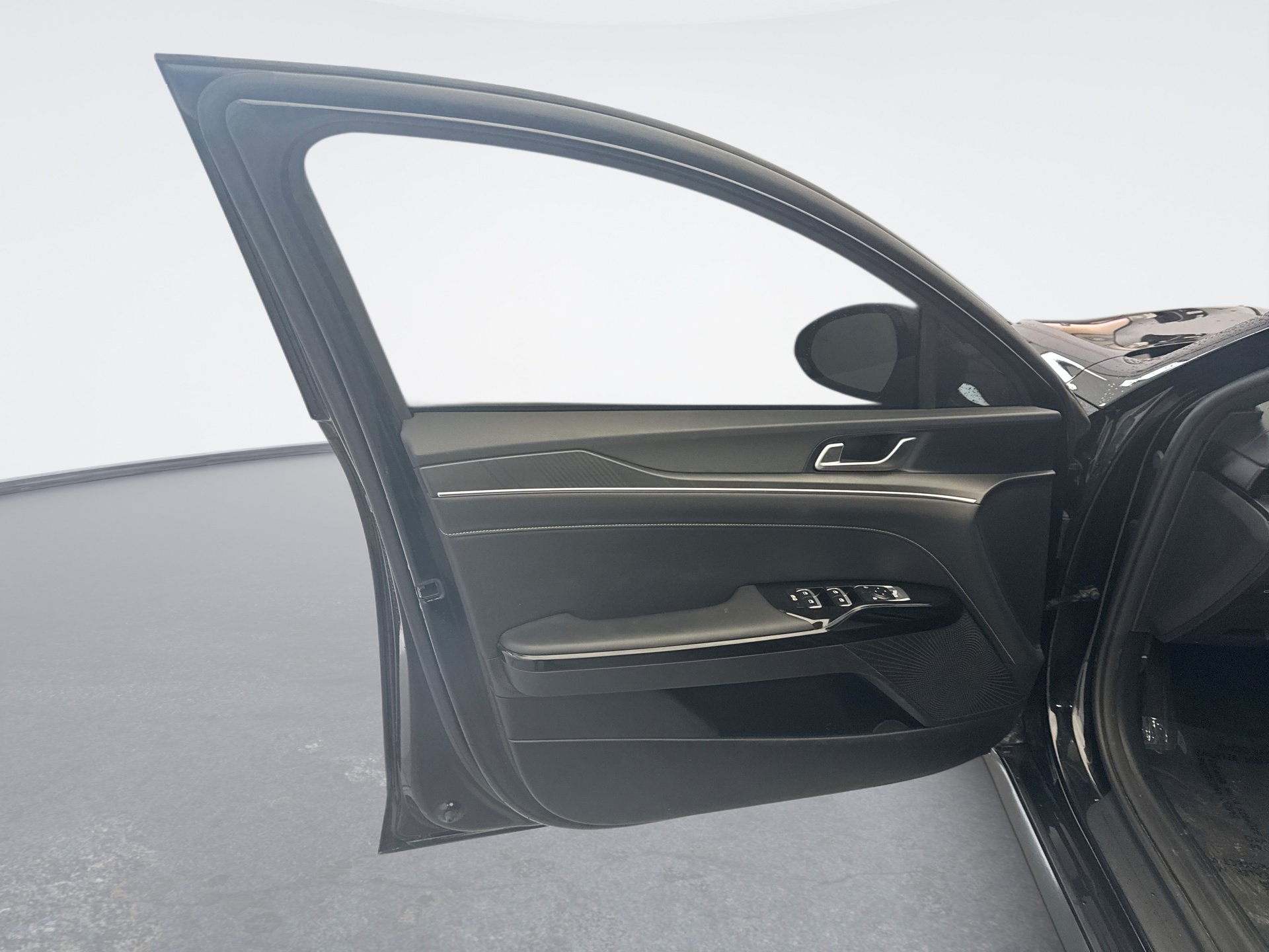 Used 2025 Kia K5 GT FWD image 9
