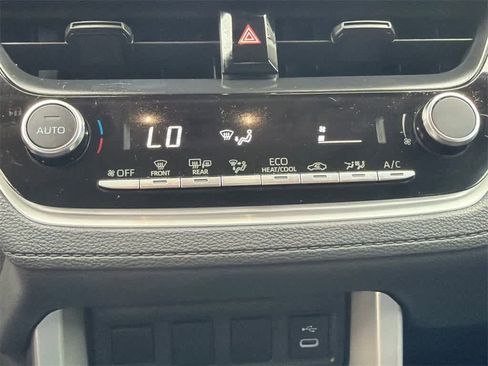 Used 2024 Toyota Corolla Cross LE image 28