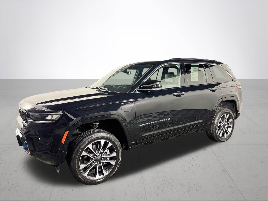 Certified 2023 Jeep Grand Cherokee Overland w/ Advanced Protech Group III AWD/4WD image 2