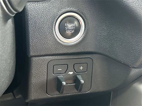 Used 2022 Toyota Tundra SR5 w/ SR5 Convenience Package image 28