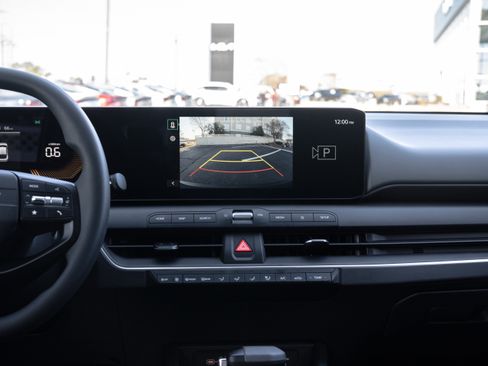New 2025 Kia K4 LXS FWD image 16