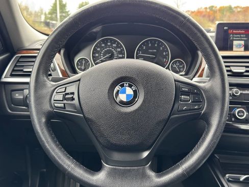 Used 2018 BMW 320i xDrive Sedan image 24