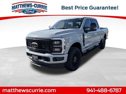 New 2025 Ford F250 Lariat w/ Black Appearance Package image 7