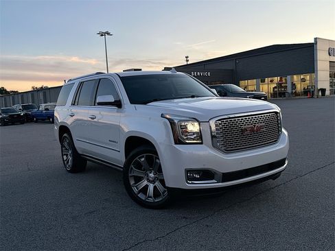 Used 2017 GMC Yukon Denali w/ Open Road Package image 1