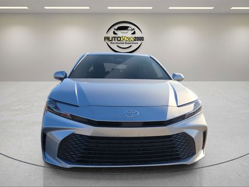 Used 2025 Toyota Camry XSE image 2