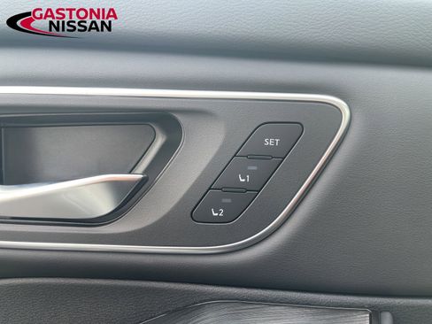 Used 2026 Nissan Rogue Platinum w/ Platinum Premium Package image 48