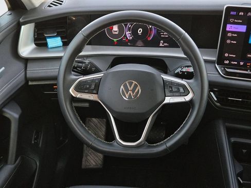 Used 2026 Volkswagen Tiguan SE FWD image 23