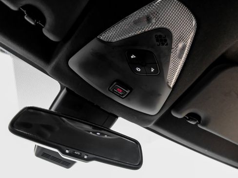 Used 2019 Toyota C-HR XLE image 39