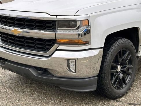 Used 2018 Chevrolet Silverado 1500 LT w/ All Star Edition image 9