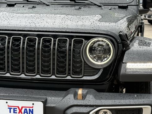 New 2026 Jeep Gladiator Sport AWD/4WD image 8