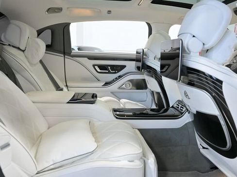 Used 2024 Mercedes-Benz Maybach S 680 Maybach S 680 4MATIC Sedan image 43