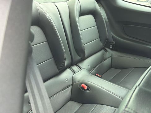 Used 2018 Ford Mustang GT Premium w/ GT Performance Package RWD image 13