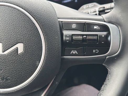 Used 2025 Kia Sportage EX FWD image 30